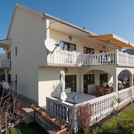 Apartments Corana Каштела Екстер'єр фото